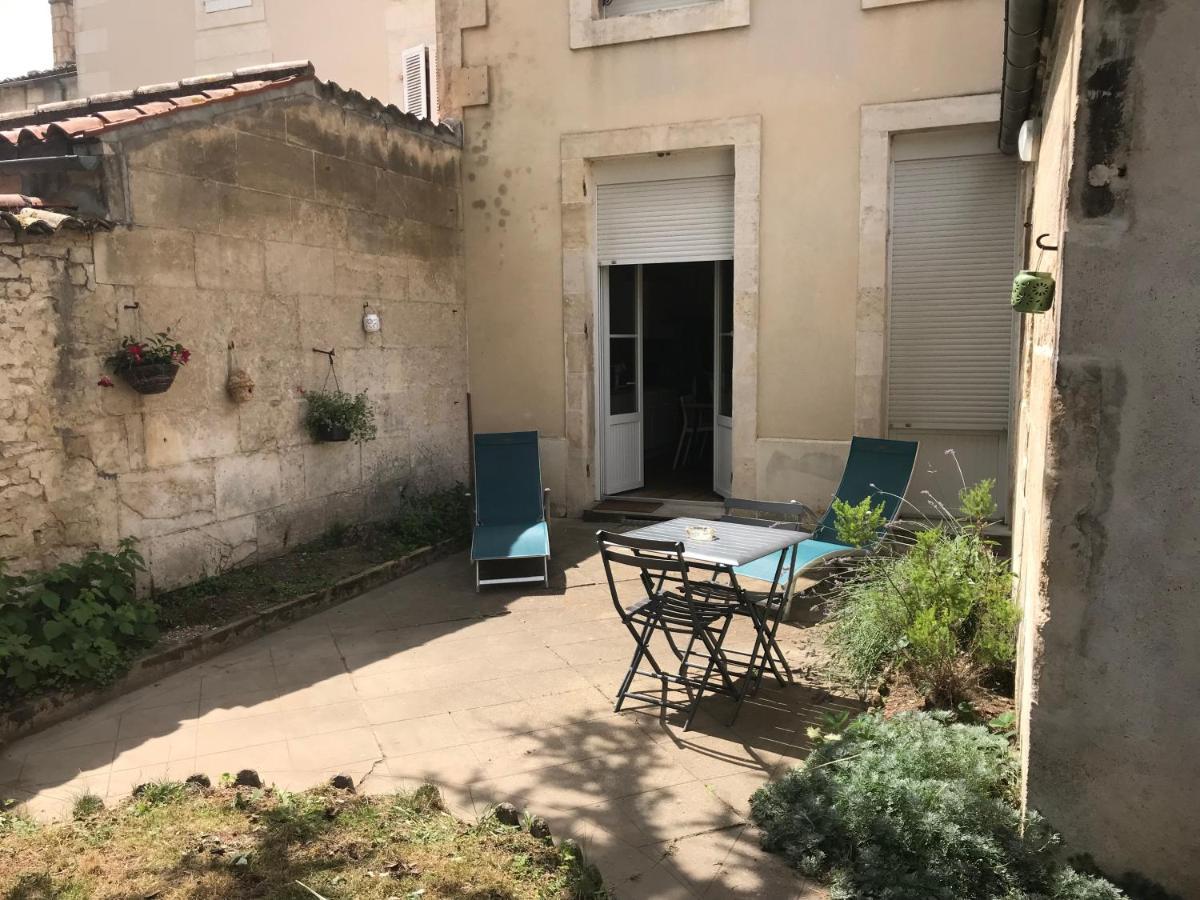 -Le Petit Rochelais- centre ville, stationnement, Netflix - idéal couples, familles, business Niort Extérieur photo